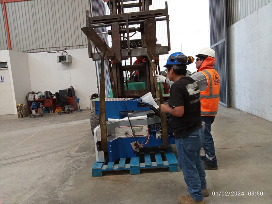 Descarga de Contenedor e Instalación de Máquinas Industriales – Wellco