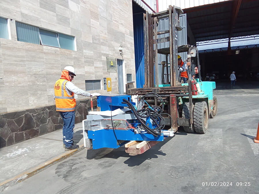 Descarga de Contenedor e Instalación de Máquinas Industriales – Wellco
