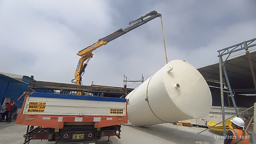 Izaje de Tanque de Fibra de Vidrio   
