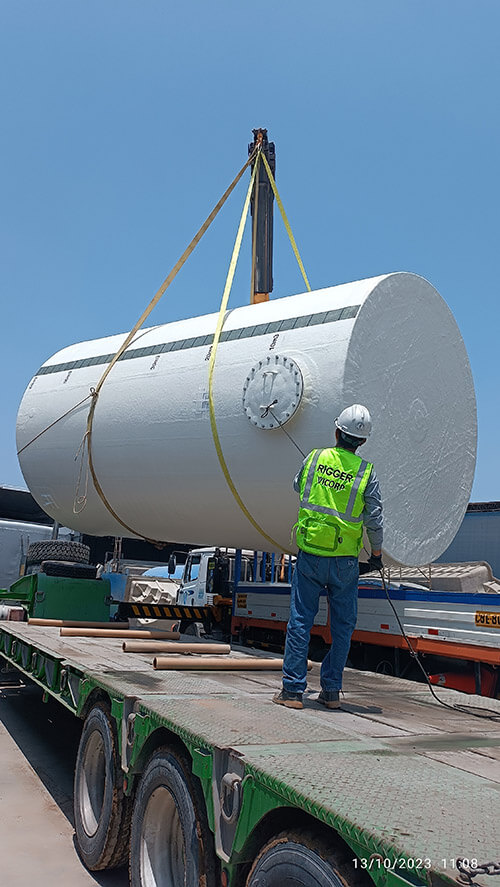 Izaje de Tanque de Fibra de Vidrio   